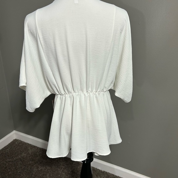 Gilli peplum top women’s size L white with flowey sleeves V-neck new with tags - Picture 5 of 8